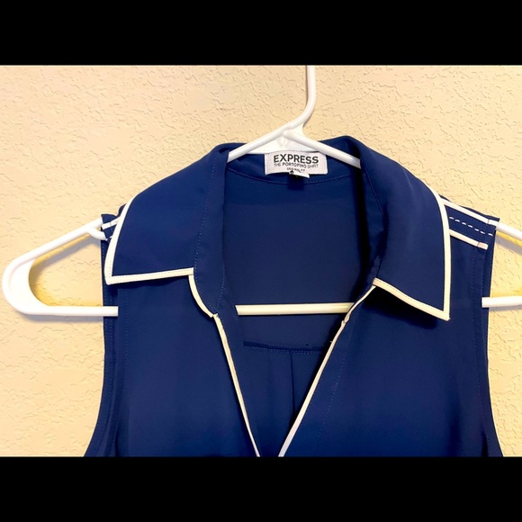 Express blue sleeveless shirt - Picture 2 of 3